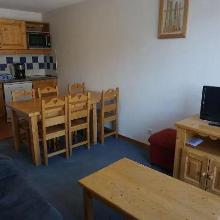 2 Pieces Pour 6, Proche Pistes Et Commerces, Balcon, Tv, Animaux Refuses - Fr-1-636-130 Орсьер